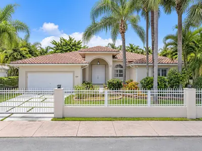 820 TANGIER Street, Coral Gables – Single Family Residence for sale