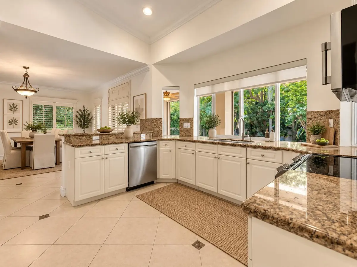 afeedb55-cd2b-49d0-9735-500a6e258df9 at 820 TANGIER Street, Coral Gables