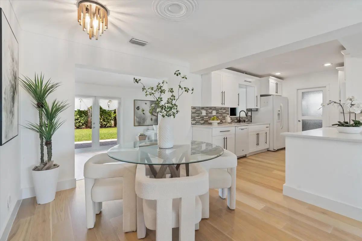 Dining Area at 4461 NE 19TH Avenue, Oakland Park