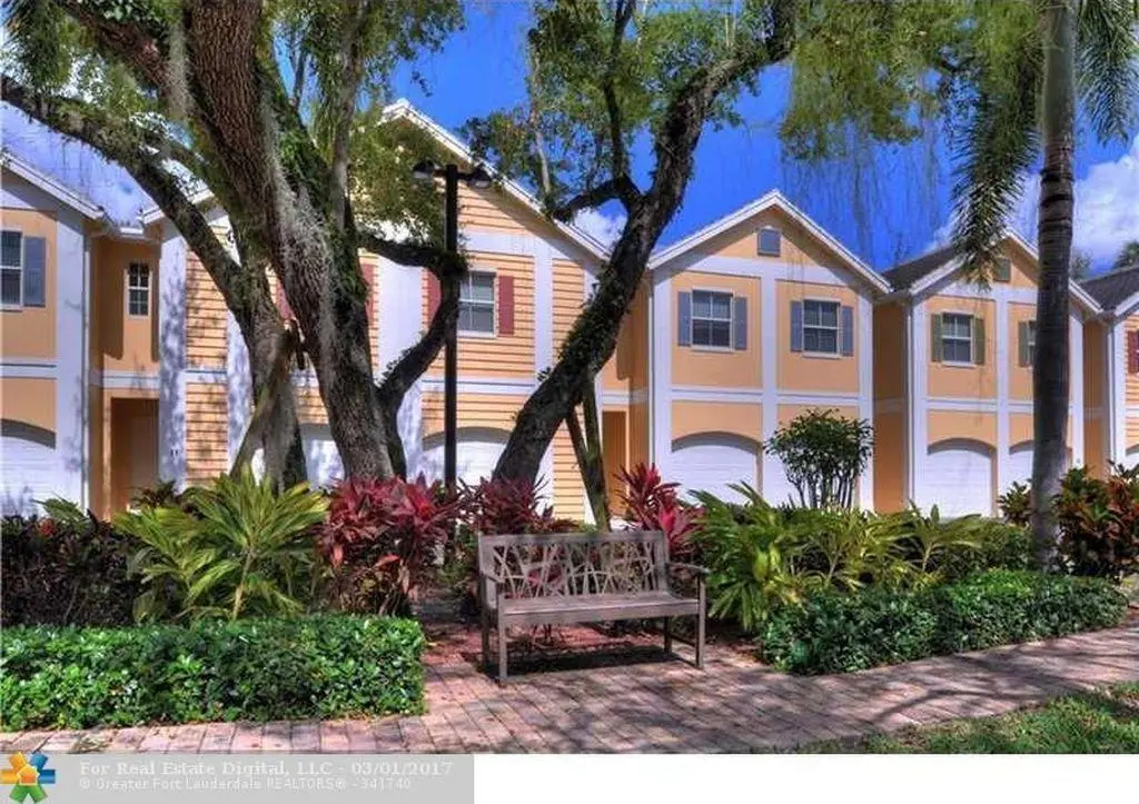 dehors at 521 SW 18th Avenue 51, Fort Lauderdale