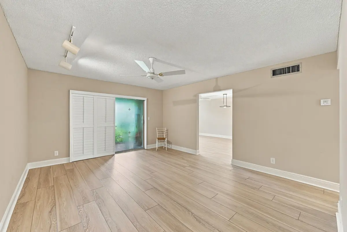 04_foyer at 424 NW 70TH Avenue 121, Plantation