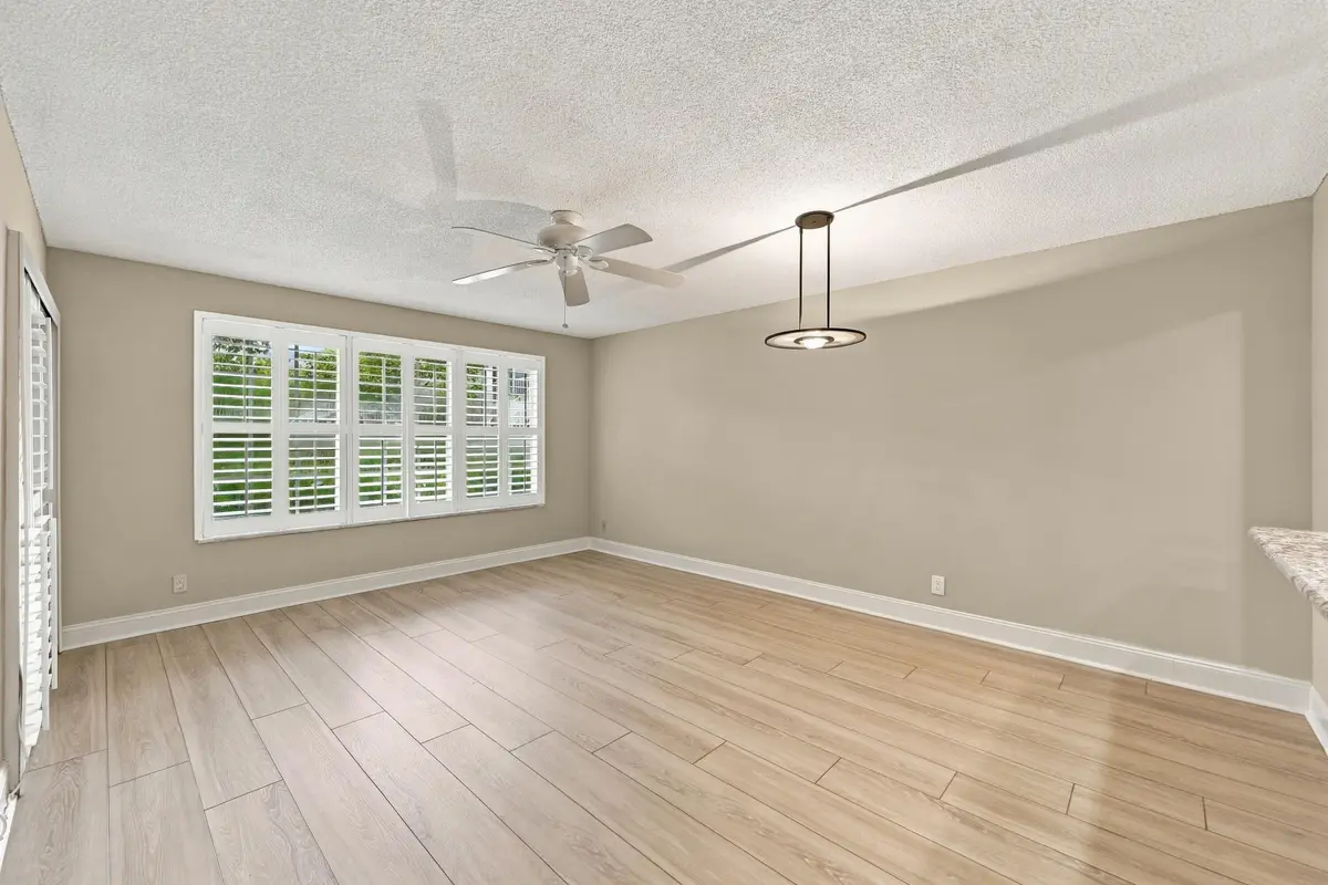 07_dining area at 424 NW 70TH Avenue 121, Plantation