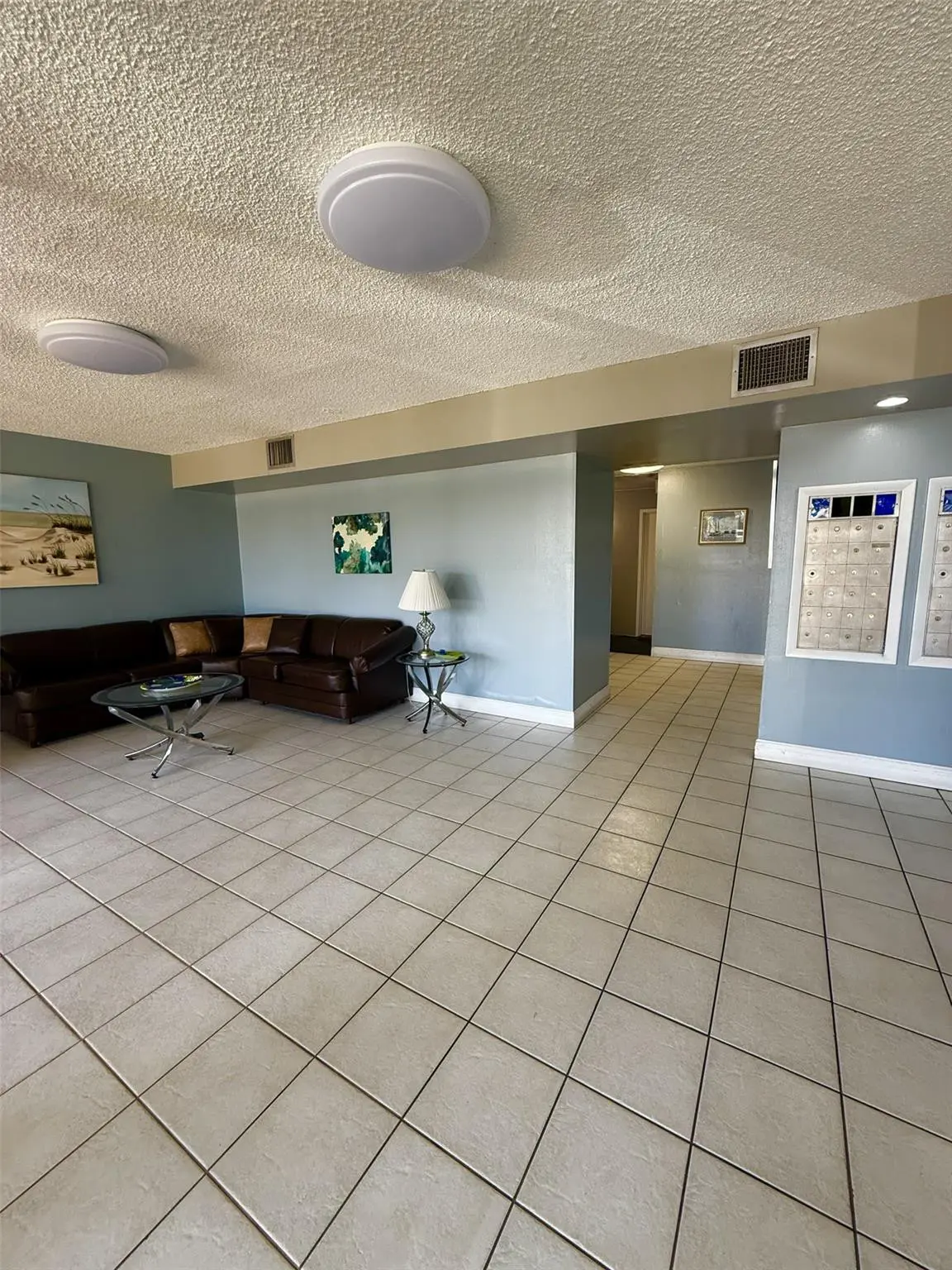 Photo 3 at 2741 E TAFT Street 102, Hollywood