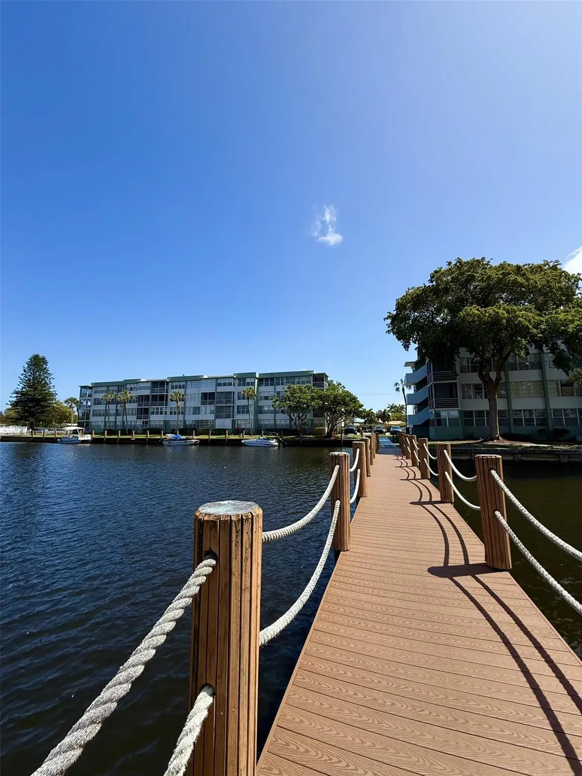 Lake View at 2741 E TAFT Street 102, Hollywood