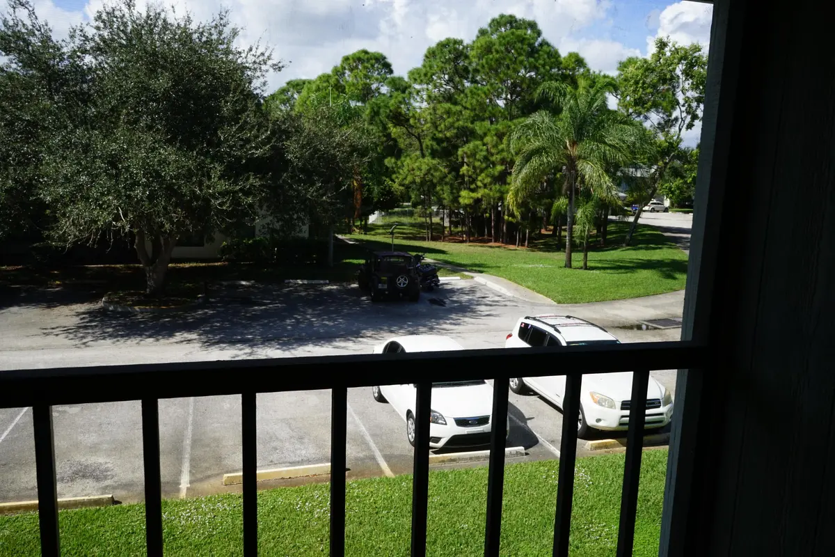 DSC04287 at 6541 SE Federal Highway, Stuart