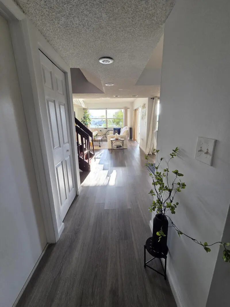 Corridorjpg at 3271 NW 44th Street 5, Oakland Park