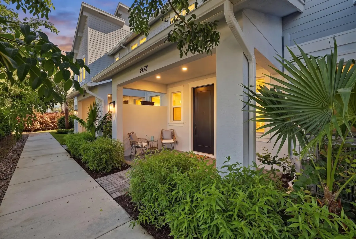 Sunset Front at 4178 S Longwood Lake Square, Westlake