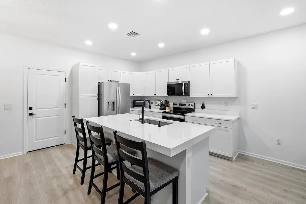 0H8A3677 at 4178 S Longwood Lake Square, Westlake