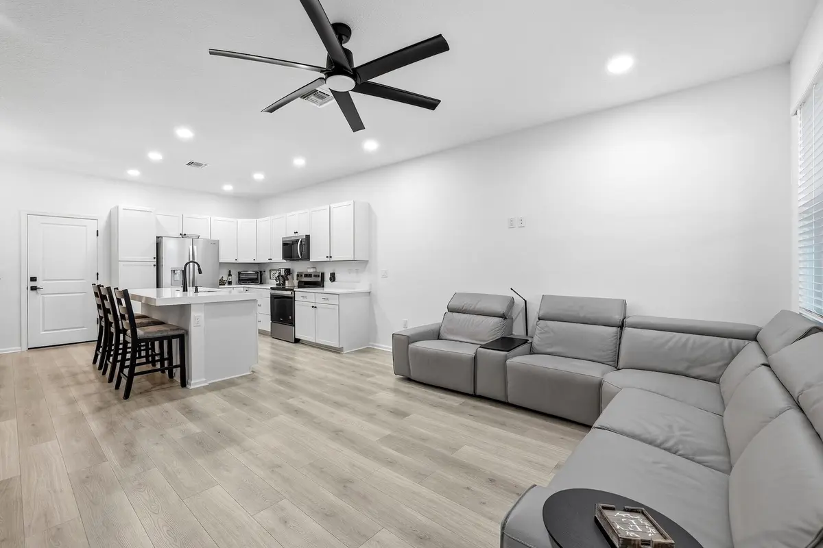 0H8A3667 at 4178 S Longwood Lake Square, Westlake