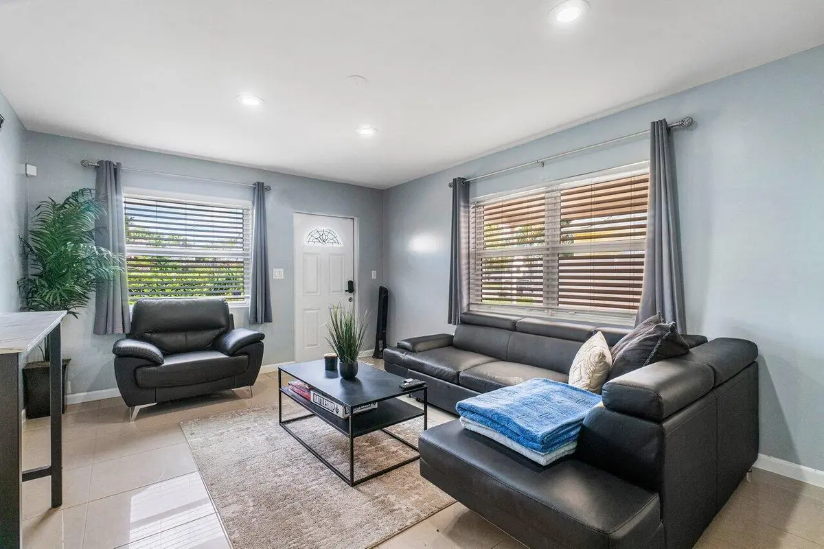 20230525022125030535000000-o at 1114 S M Street, Lake Worth Beach