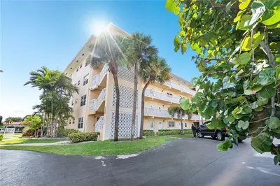 230 N FEDERAL Highway 103, Deerfield Beach – Condominium for rent