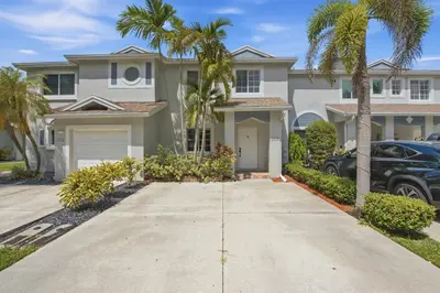 4441 SW 11th Place, Deerfield Beach – Townhouse for sale