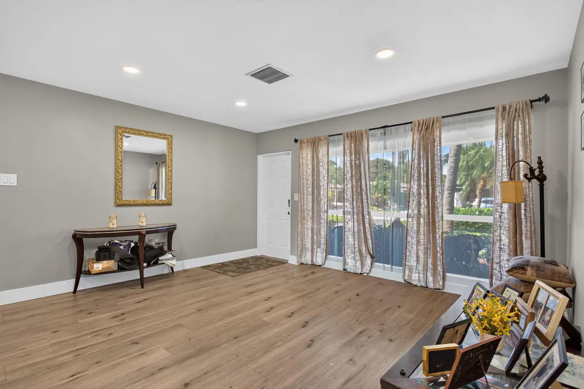 IMG_1624 at 2520 SE 5TH Street, Pompano Beach