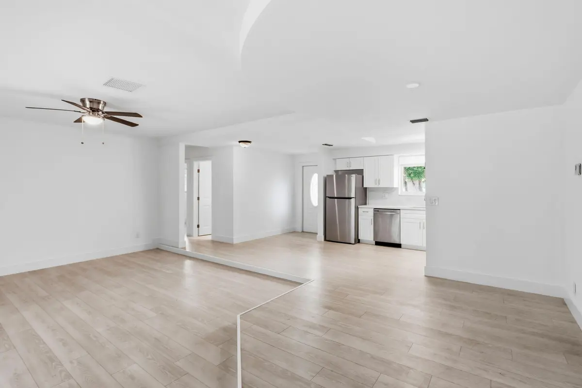 6-web-or-mls-004_0E2A3444 at 898 SW 10th Avenue, Boca Raton