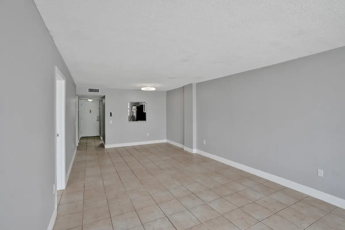DSC03704 at 7601 Byron Avenue 3C, Miami Beach