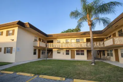 3721 SW 59th Terrace 5, Davie – Apartment for rent