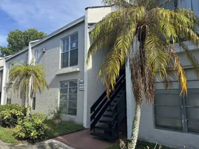4425 TREEHOUSE Lane 29F, Tamarac – Condominium for sale