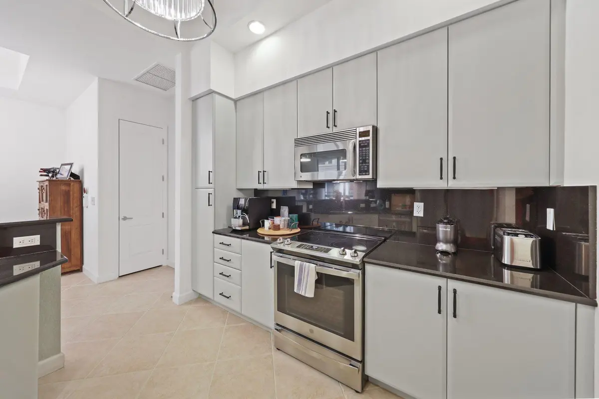 Kitchen at 801 S OLIVE Avenue 1621, West Palm Beach