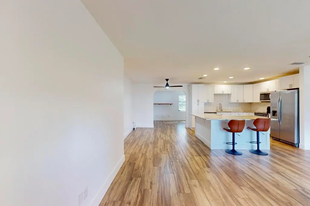 iPixx_01_2 at 6801 Pensacola Road, Fort Pierce