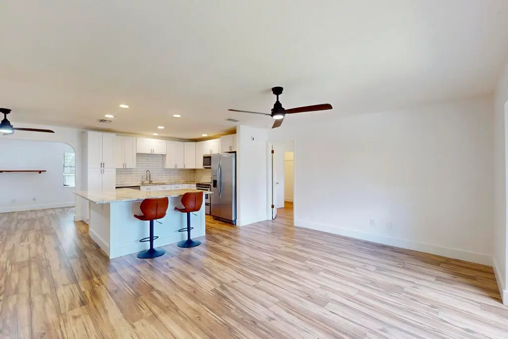 iPixx_01_3 at 6801 Pensacola Road, Fort Pierce