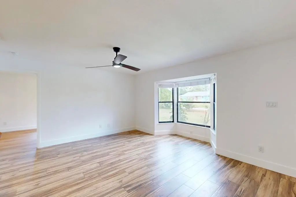 iPixx_01_4 at 6801 Pensacola Road, Fort Pierce