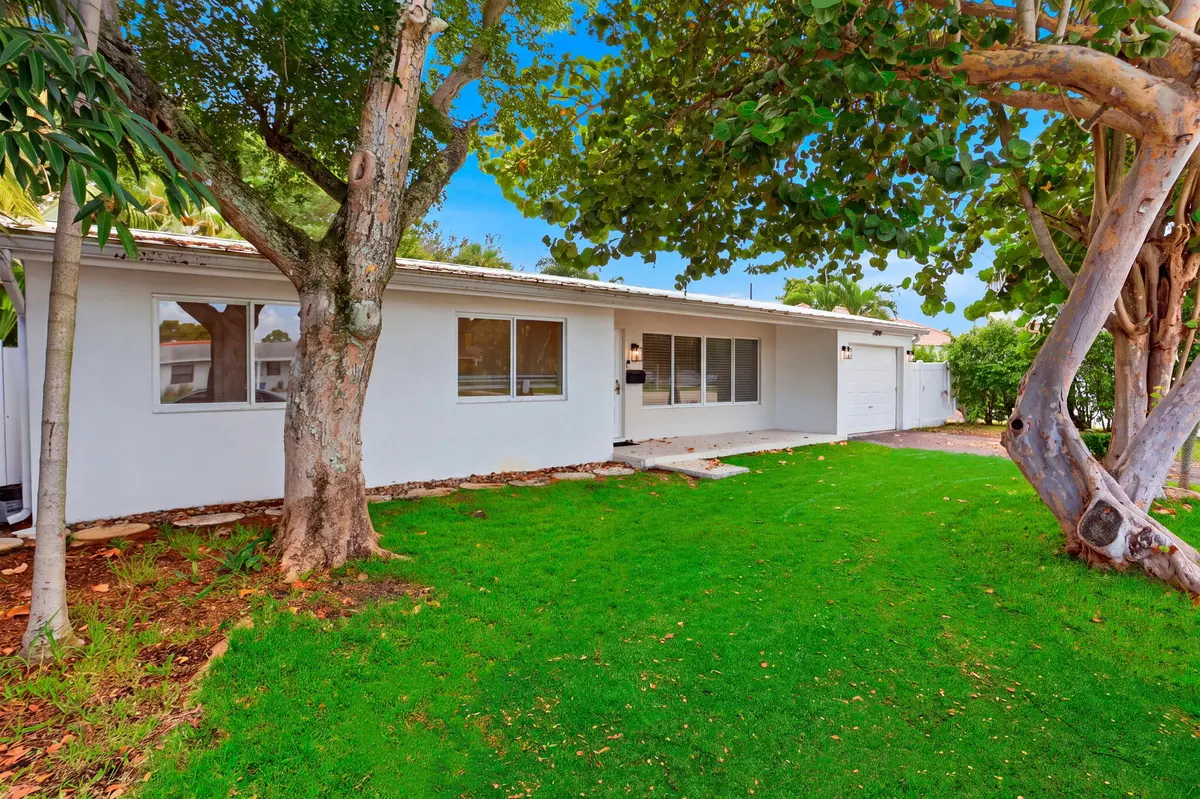 3-web-or-mls-002_0E2A3556 at 998 W CAMINO REAL, Boca Raton