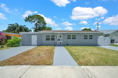 1134 S RIDGE Street, Lake Worth Beach – Single Family Residence for rent