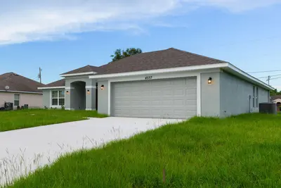 4557 SW VAN DYKE Street, Port St. Lucie – Single Family Residence for rent