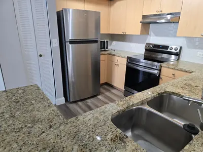 701 Villa Circle, Boynton Beach – Condominium for sale