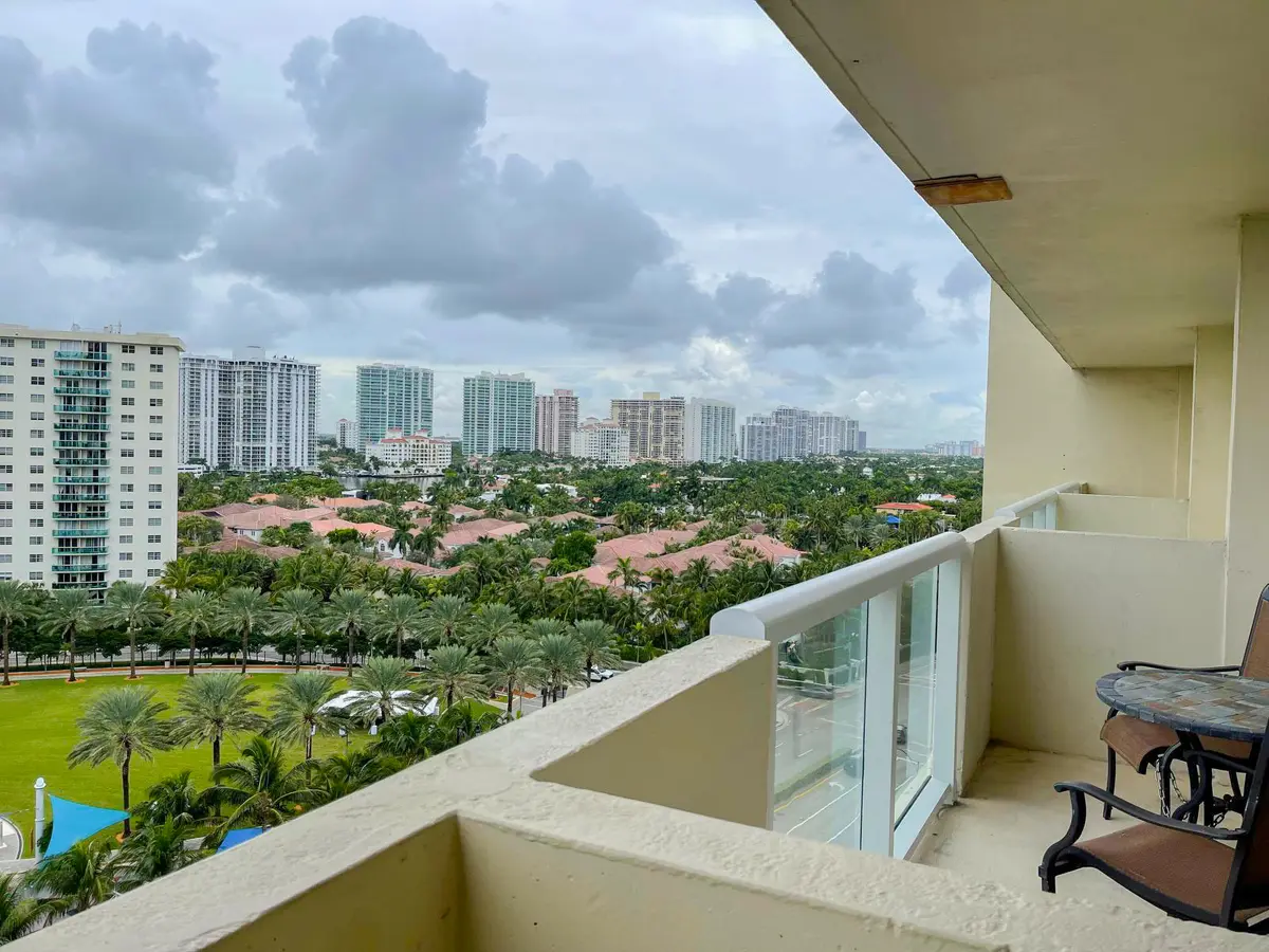 19201 Collins Avenue 1034, Sunny Isles Beach, FL – photo 8
