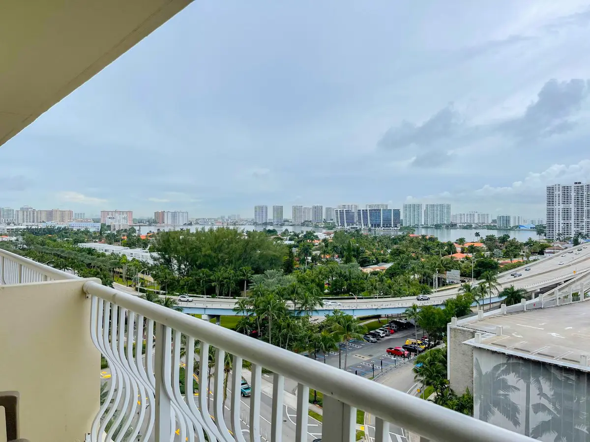 19201 Collins Avenue 1034, Sunny Isles Beach, FL – photo 1