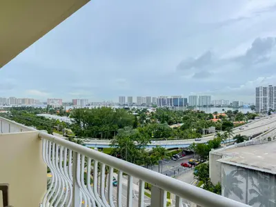 19201 Collins Avenue 1034, Sunny Isles Beach – Condominium for sale