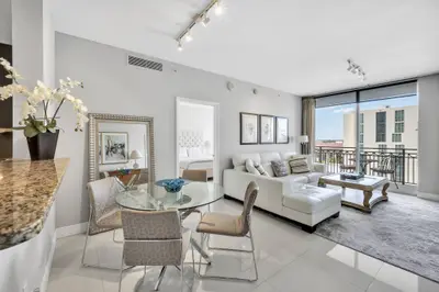550 Okeechobee Boulevard 820, West Palm Beach – Condominium for rent