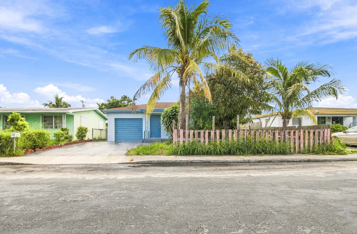 724 FRONT at 724 S D Street, Lake Worth Beach