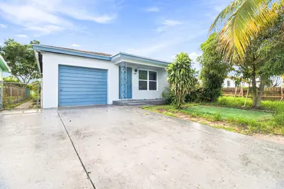724 S D Street, Lake Worth Beach – Single Family Residence for sale