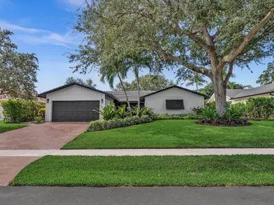 3264 Lakeview Drive, Delray Beach – Single Family Residence for sale
