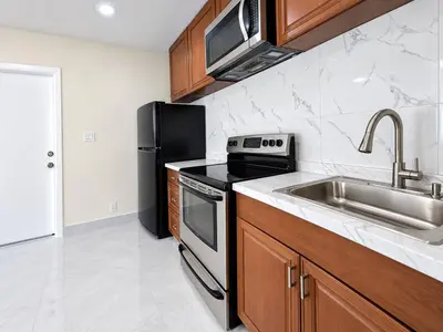 930 NE 52nd Court, Deerfield Beach – Efficiency for rent