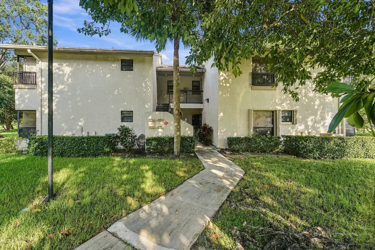 01_out buildings at 3715 NW 35TH Street 1699, Coconut Creek