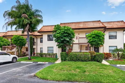 7245 Golf Colony Court, Greenacres – Condominium for sale