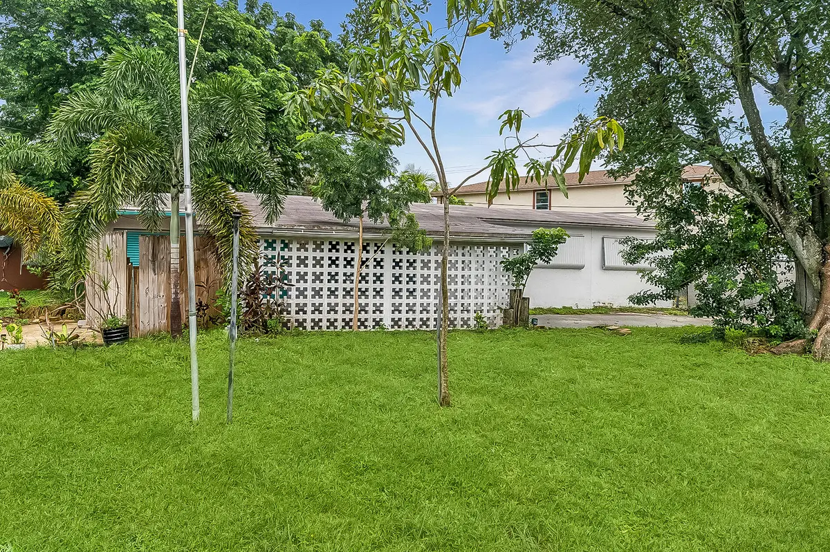 Front of house at 4700 NE 2ND Way, Deerfield Beach