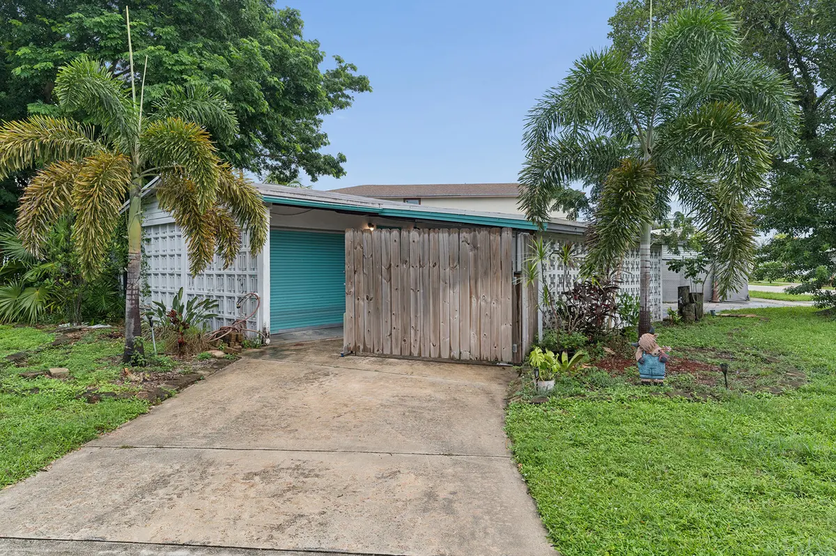 Front of house at 4700 NE 2ND Way, Deerfield Beach