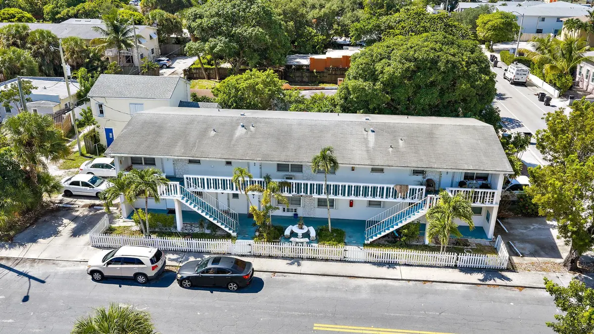430 N J St-1 at 430 N J Street 1A, 2A, 3A, 4B, 5B, 6B, Lake Worth Beach