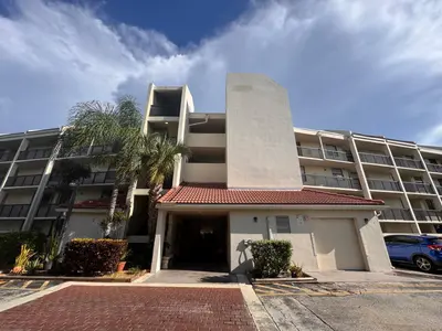 115 Lake Emerald Drive 410, Oakland Park – Condominium for sale