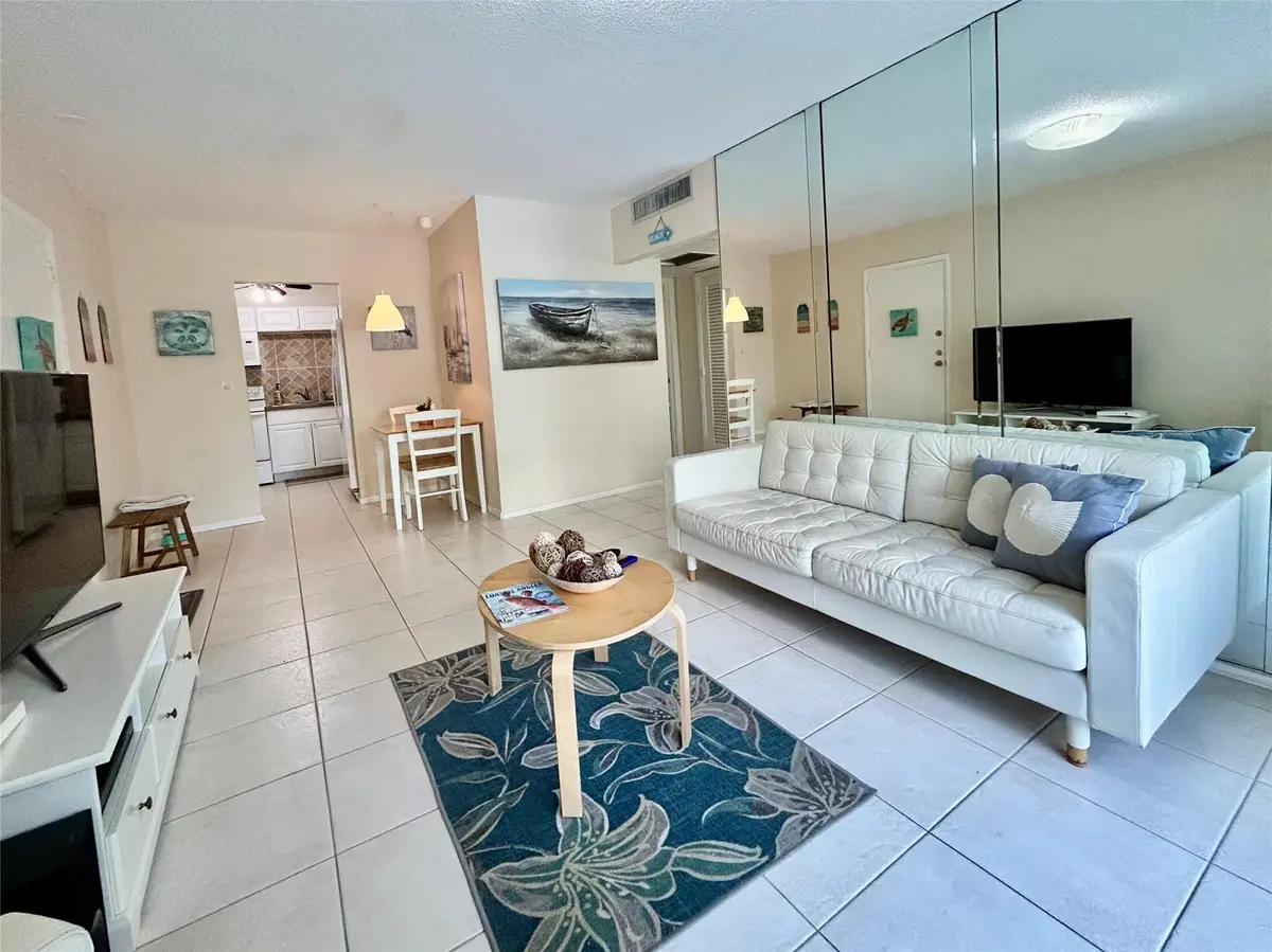 Photo 2 at 424 N RIVERSIDE Drive 206, Pompano Beach