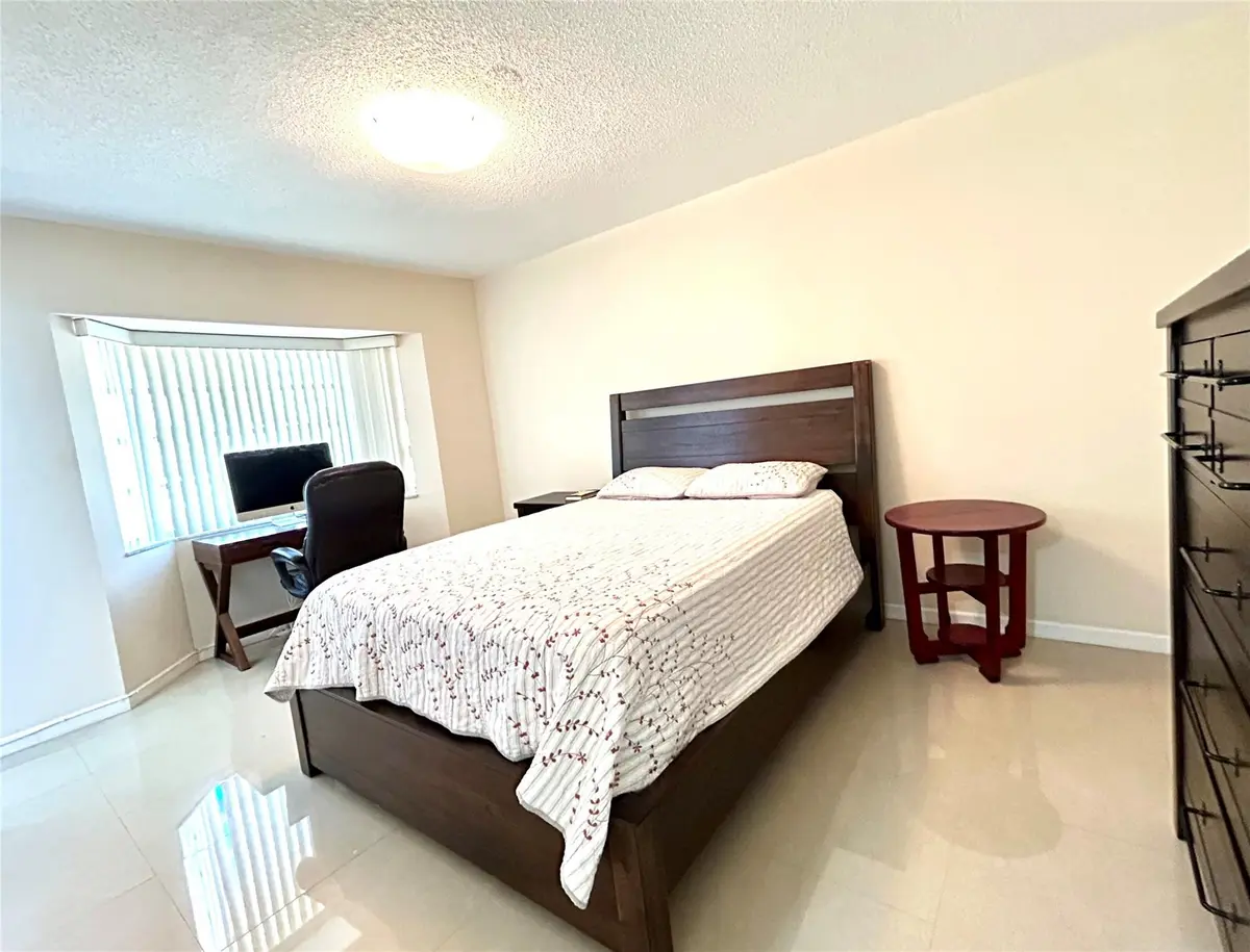 Photo 5 at 424 N RIVERSIDE Drive 206, Pompano Beach