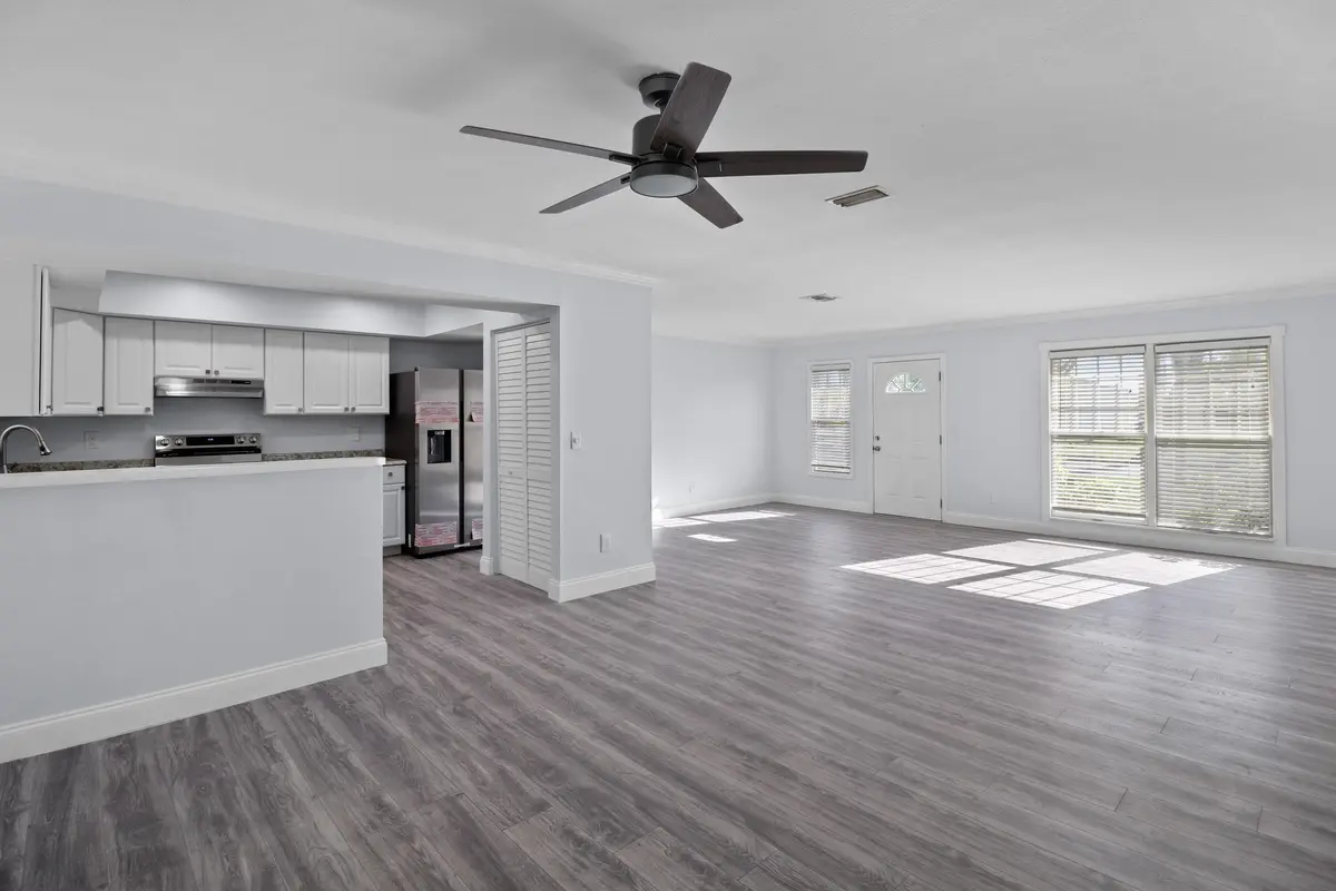 RD 10 at 231 NE SOLIDA Circle, Port St. Lucie
