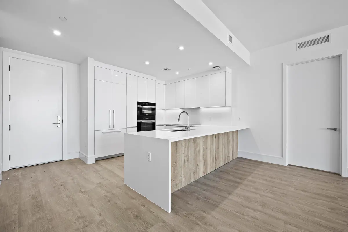 LUX_7764 at 220 Lake Shore Drive 1413, Lake Park