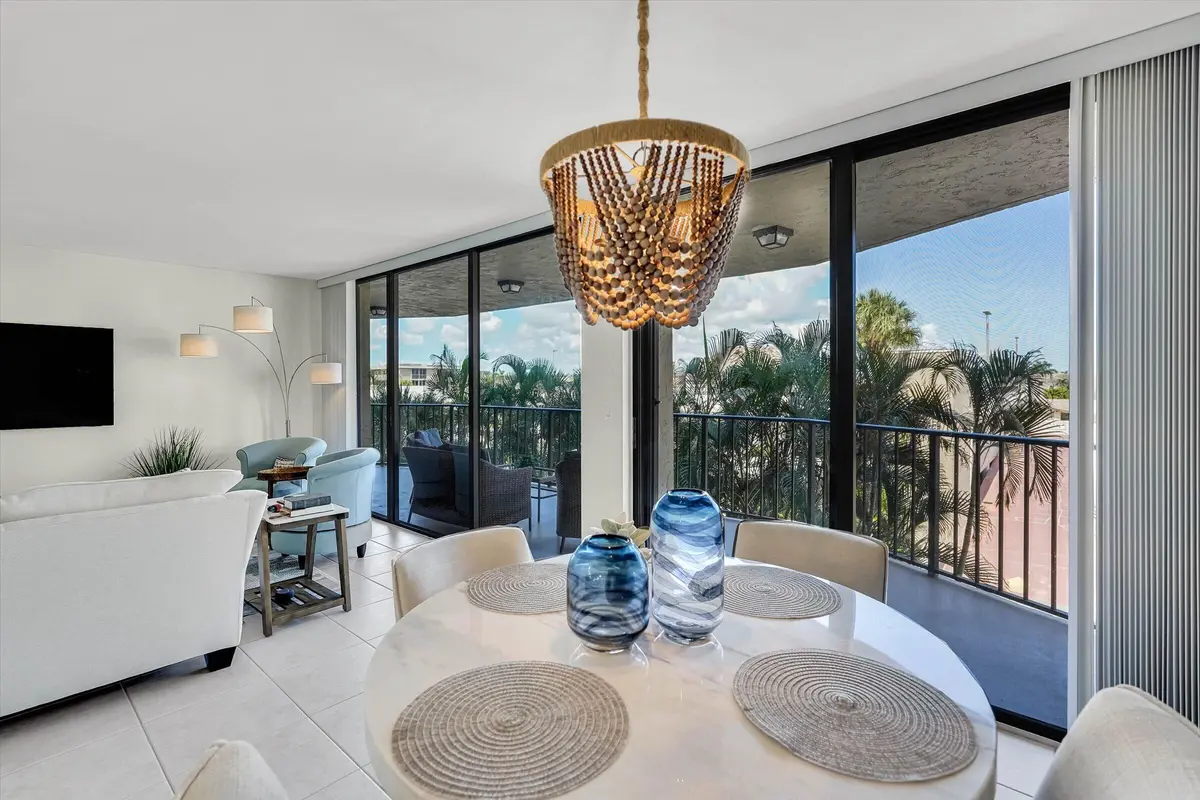 Dinning area 2 at 859 JEFFERY Street 306, Boca Raton