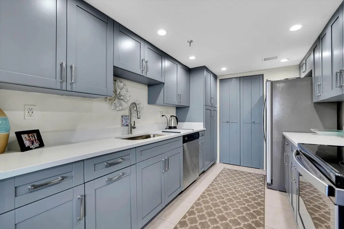 Kitchen 3 at 859 JEFFERY Street 306, Boca Raton
