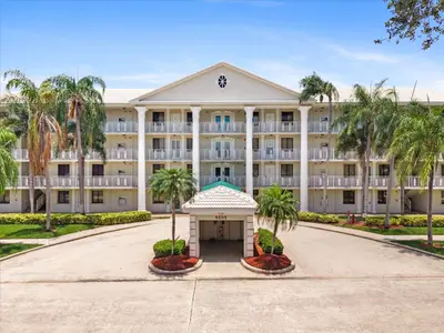 6205 BALBOA Circle 102, Boca Raton – Condominium for sale